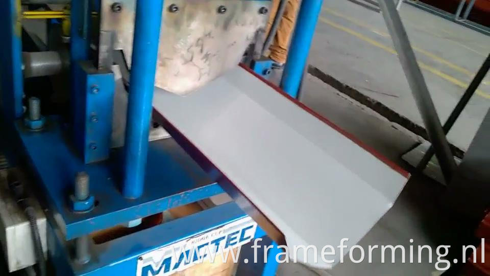 Step Tile Ridge Cap Forming Machine 06